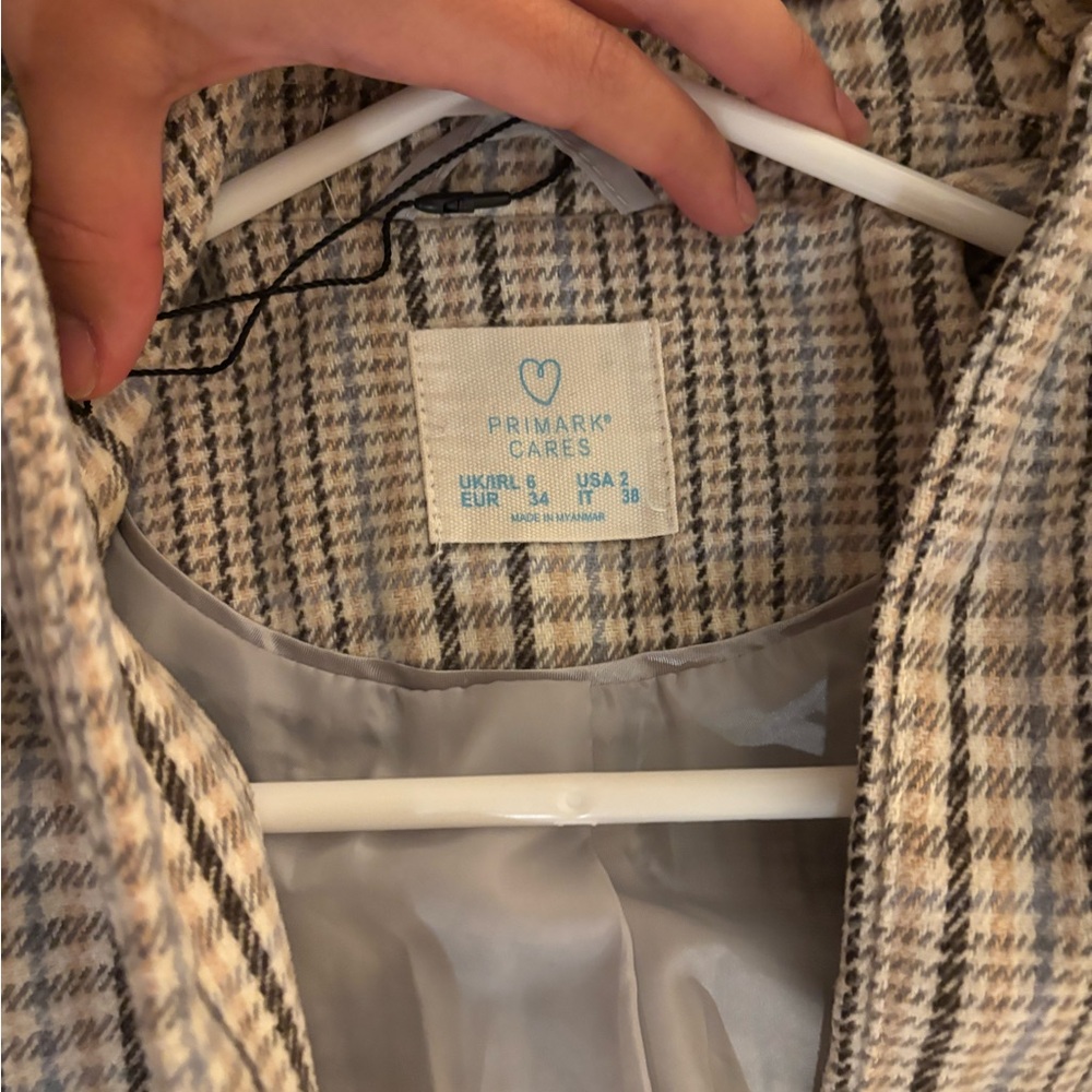 This is a plaid jacket from Primark.